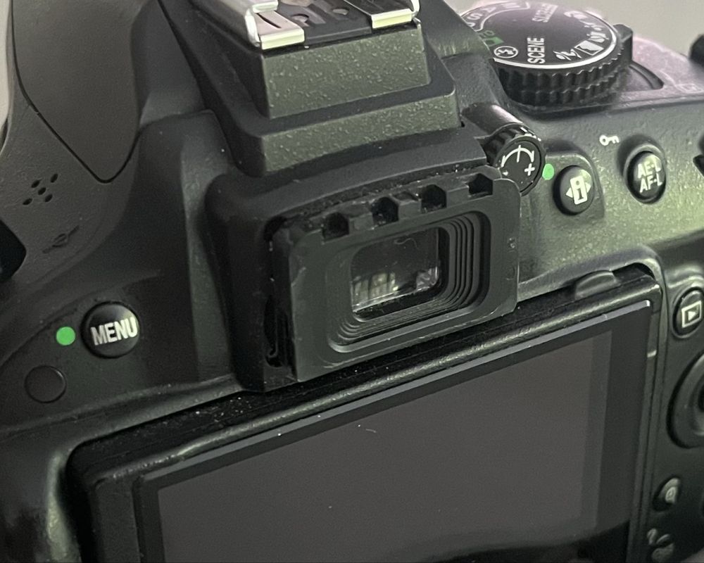 Nikon D5100 + обектив