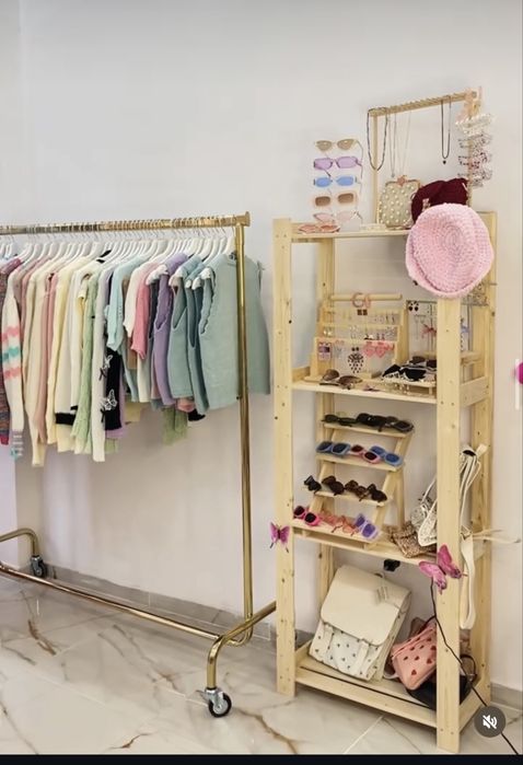 Дървен рафт за бижута и аксесоари