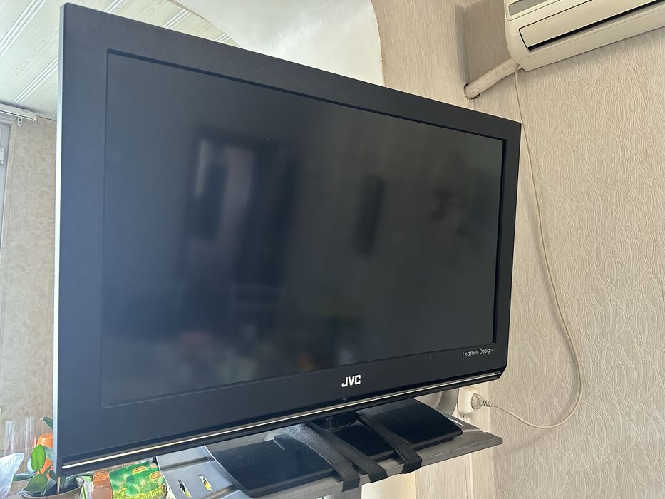 Телевизор    JVC 32 дюйма