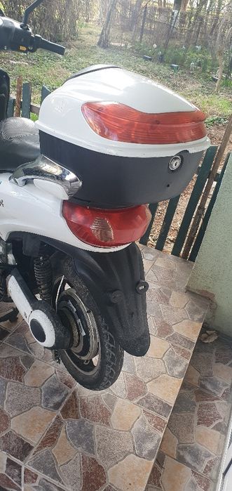 Scooter ztech yadea