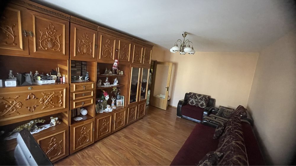 Vand apartament 3 camere