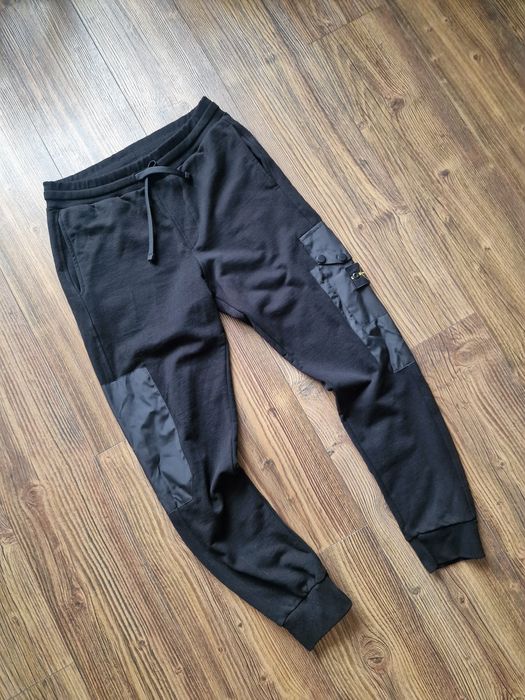 Страхотен мъжки екип STONE ISLAND размер M