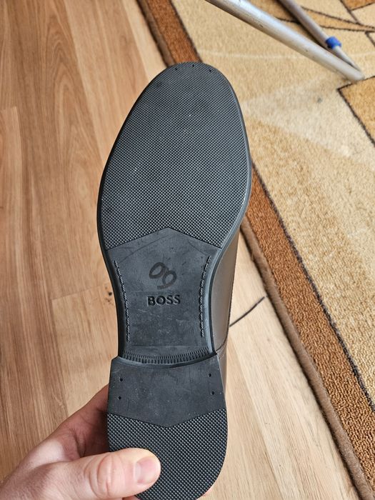 Обувки Boss размер 42, 8uk