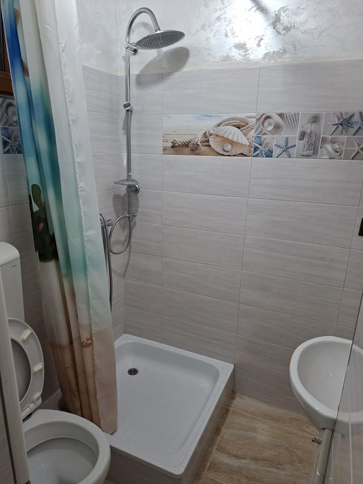 De închiriat 1 cameră la curte