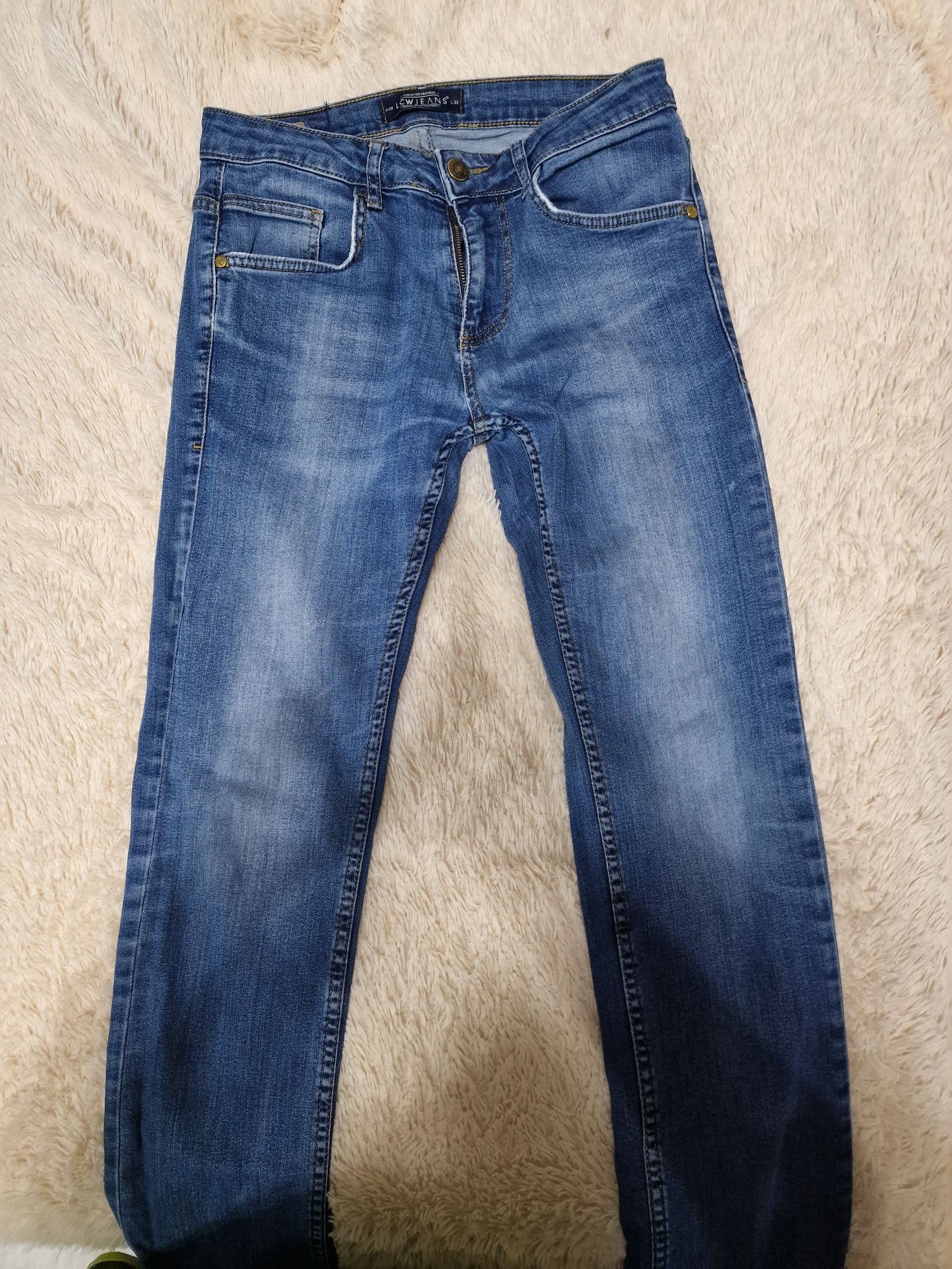 Продам мужские вещи (джинсы,поло,футболки,шорты)