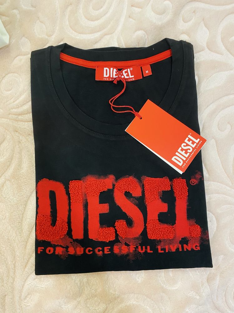 Дамски тениски на Diesel последни бройки!!