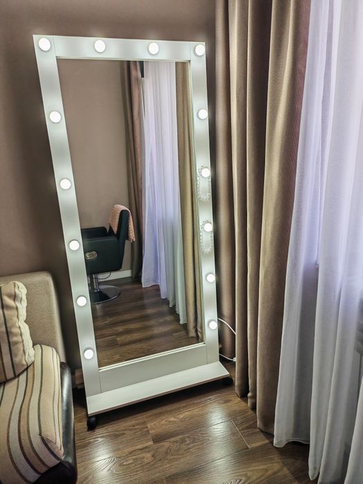 шкаф, диван, стол