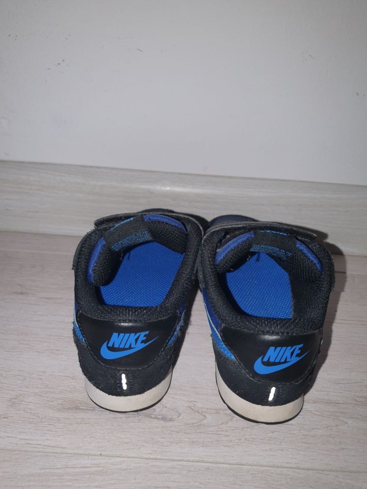 Adidasi Nike + papuci crocs marimea 25