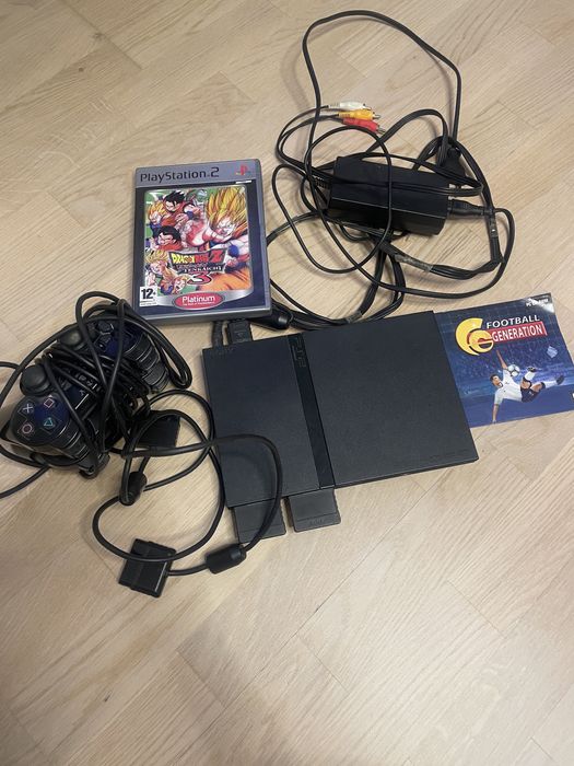 PS2 + 2 controllere + 2 carduri memorie de 8gb