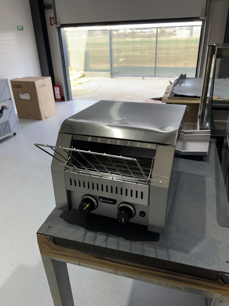 Toaster / prajitor paine profesional tip tunel Hendi- nou -300 felii/h