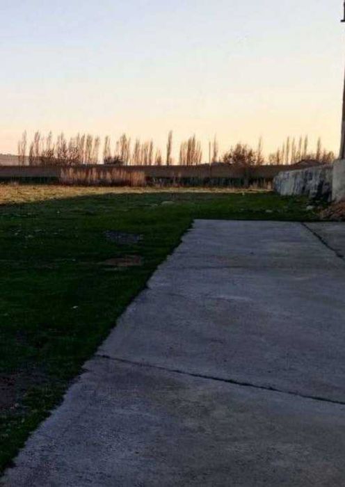 Продается 80 соток Кадастр.в долг дороги.