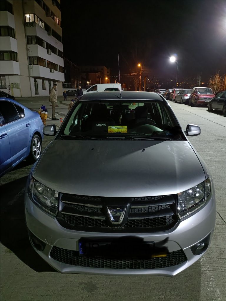 Vând Dacia Sandero Laureate 2012 cu alarmă și senzori de parcare