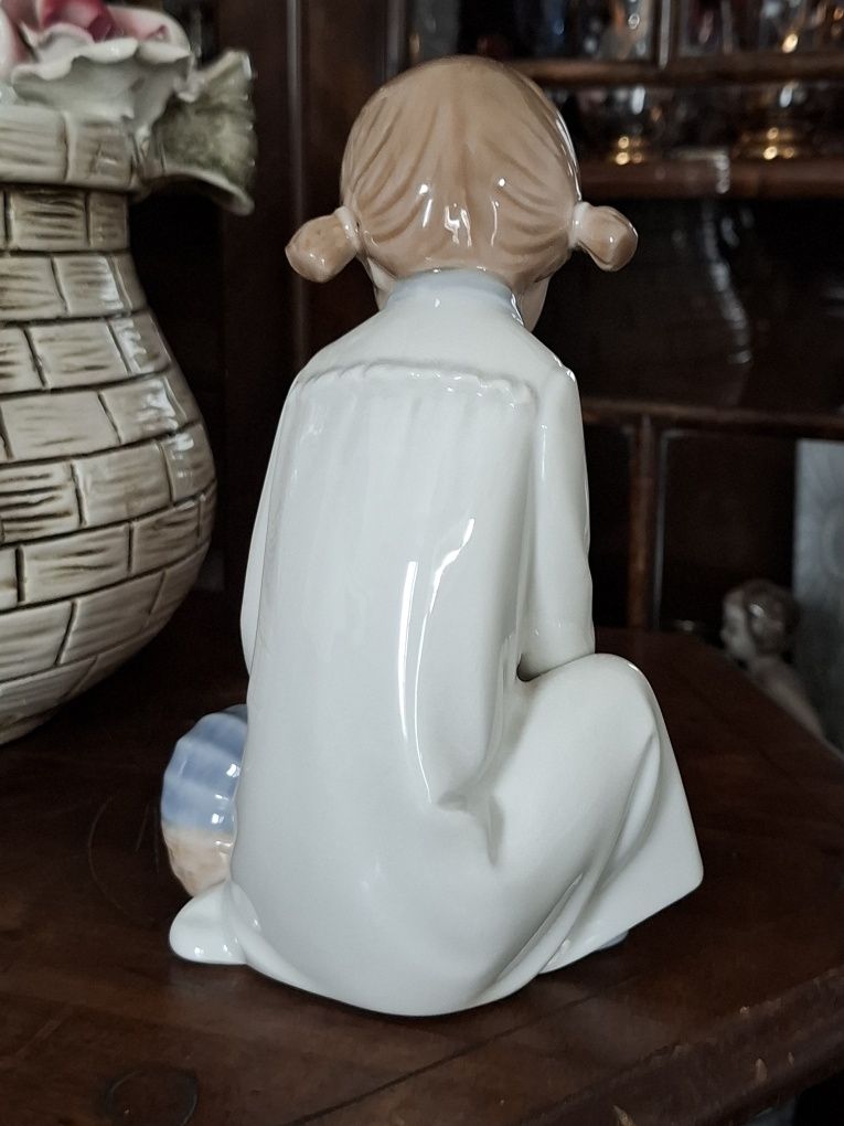 Ретро порцеланова фигура  Nao by Lladro