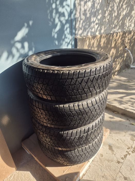 Зимние шины 215/60/17