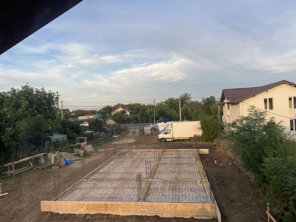 Construim case la rosu si la cheie