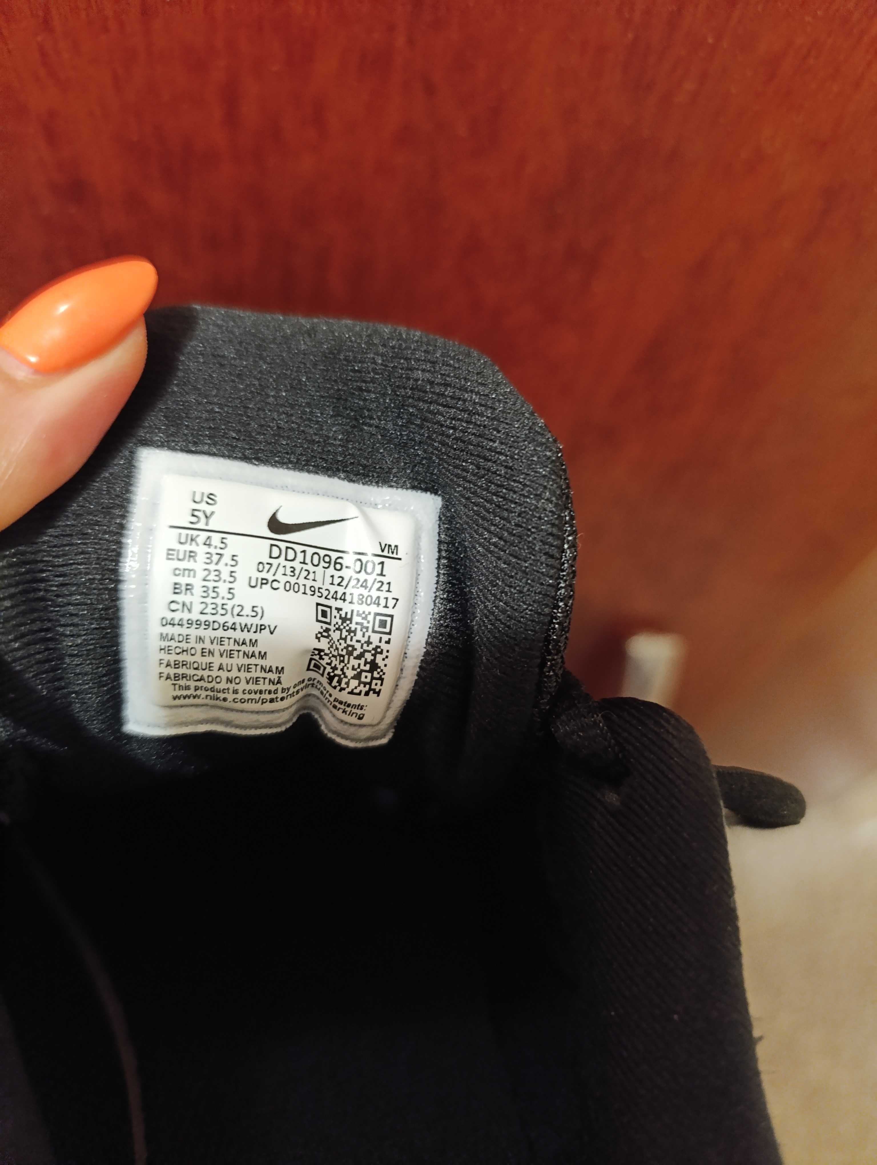 Nike, НОВИ, 37 размер