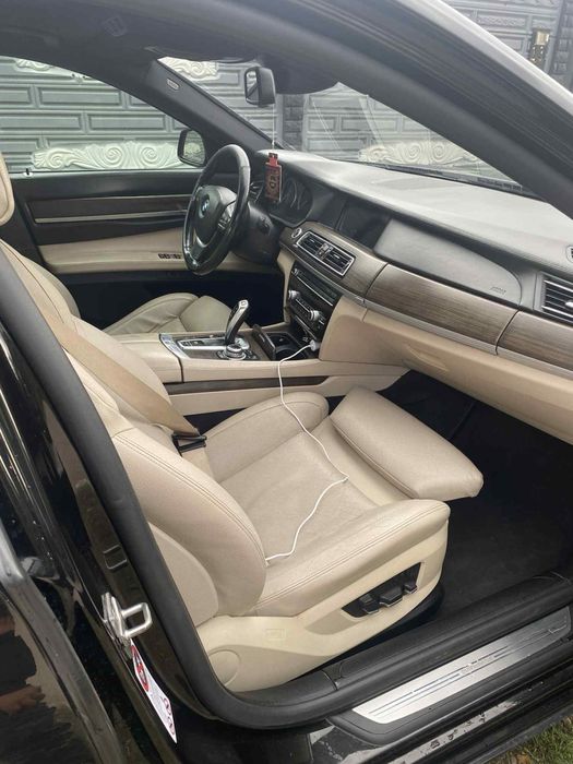 BMW 740d xDrive – 3.0 Bi-Turbo Diesel – 306 CP –