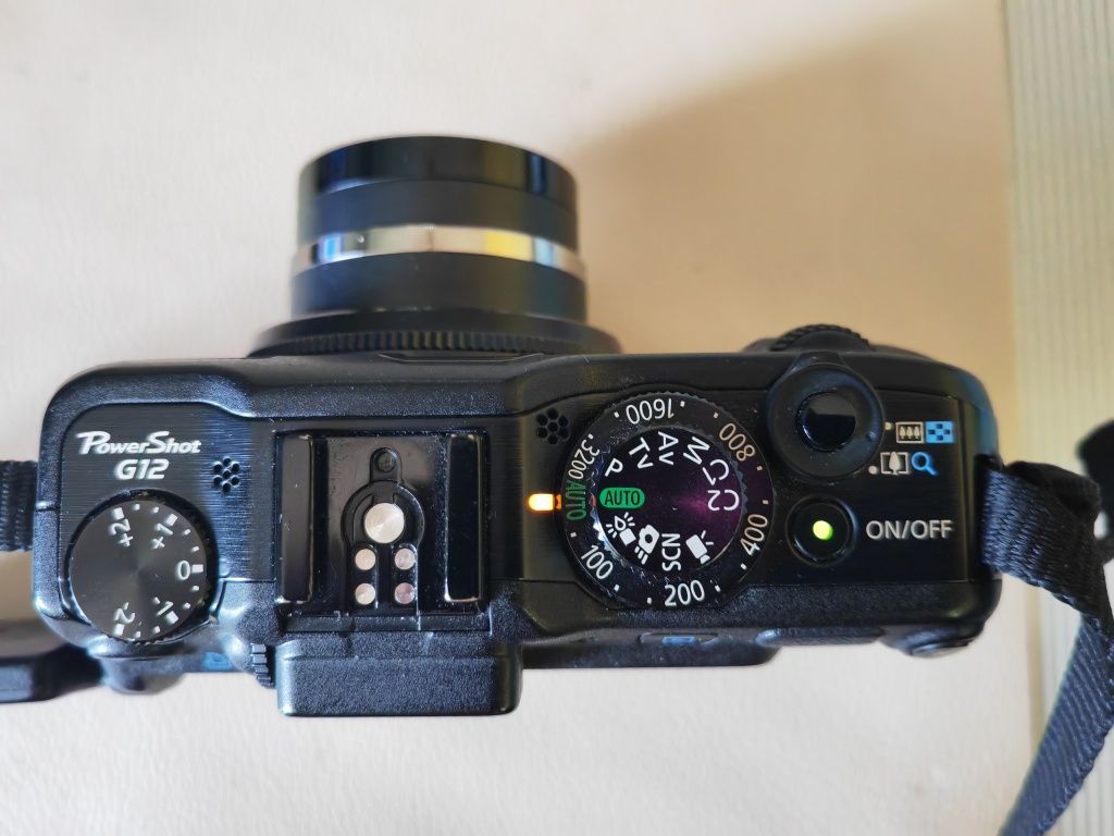 Canon G12 10 MP Digital Camera with 5x Optical Image Stabilized Zoom