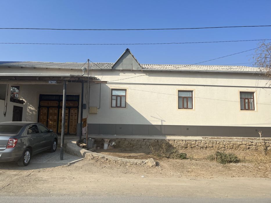 Жер жай 7 комната 8 сотых жер алдында озеленение жеры бар.