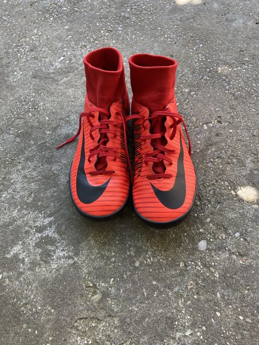 ghete fotbal de sintetic