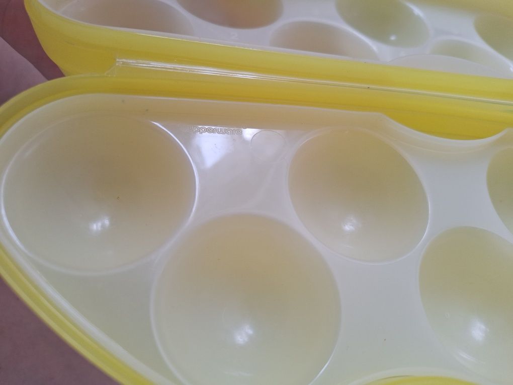Farfurii cu capat si supor cofrag pt oua tupperware