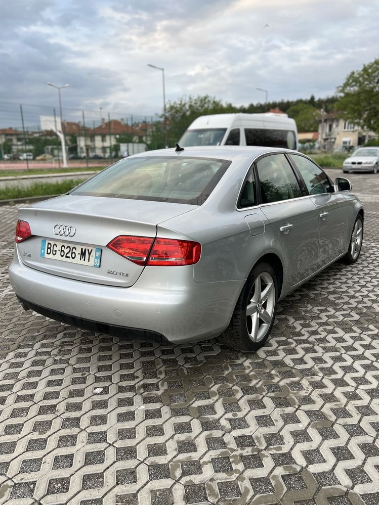Audi A4 B8.