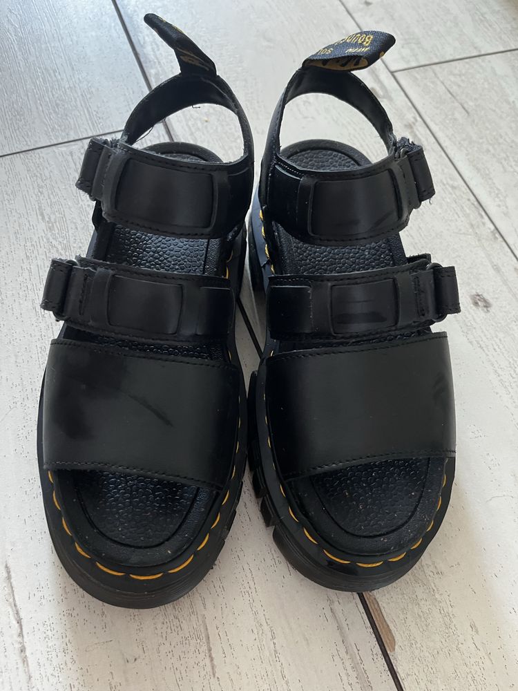 Dr Martens Ricki кожени сандали