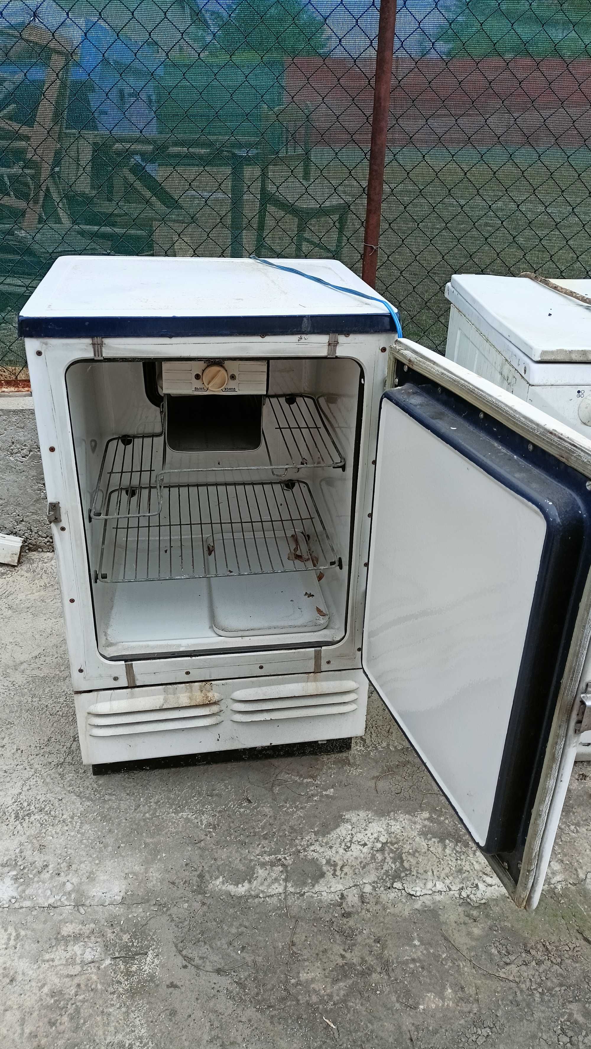 Хладилник саратов работещ