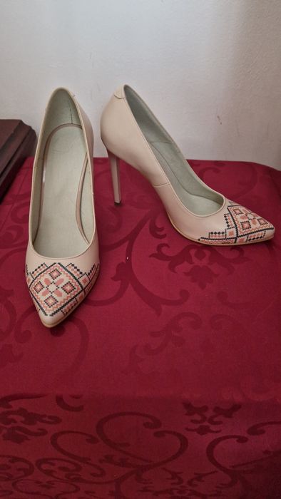 Pantofi piele marimea 37