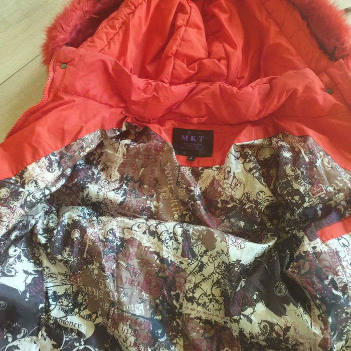 Geaca rosie de iarna