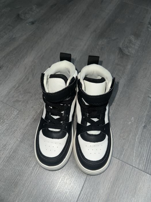 Vand doua perechi de papuci h&m marimea 27