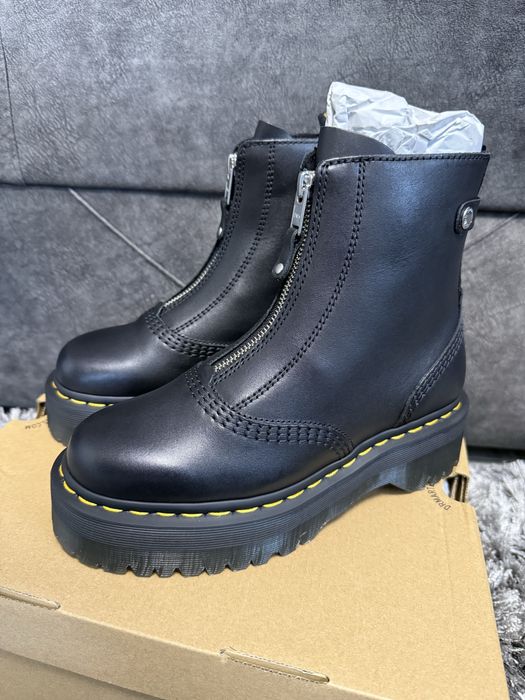 Ghete Dr. Martens noi