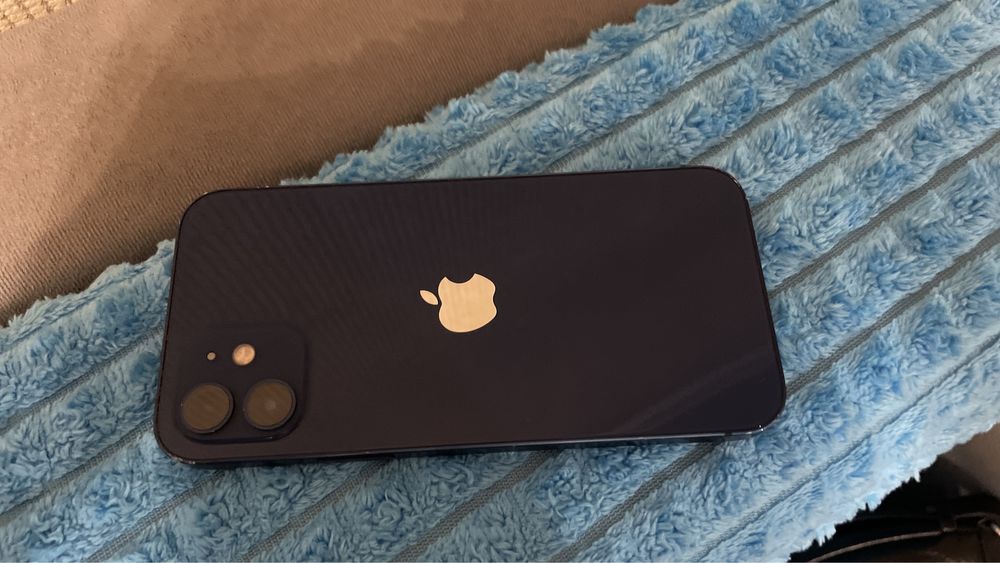 Iphone 12 оргинал с коробкой и с о всеми документами