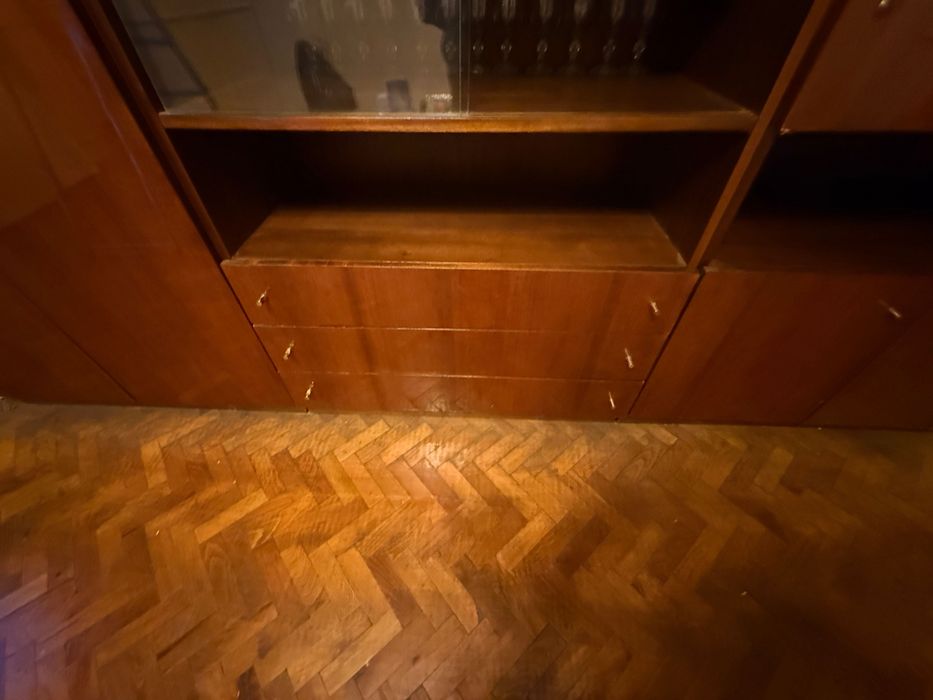 Ретро холна секция с модул за телевизор