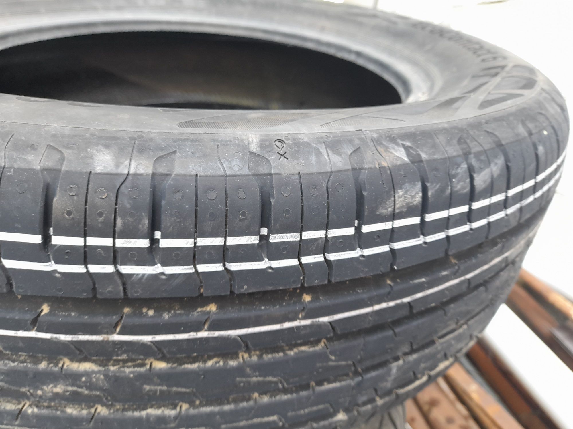 Cauciucuri vara 2 bucati noi 205.60 r16  continental