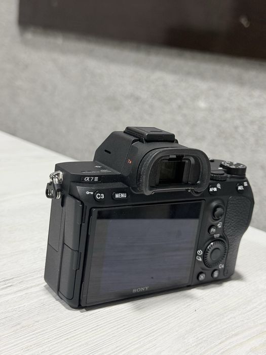 Sony a7 III yangi