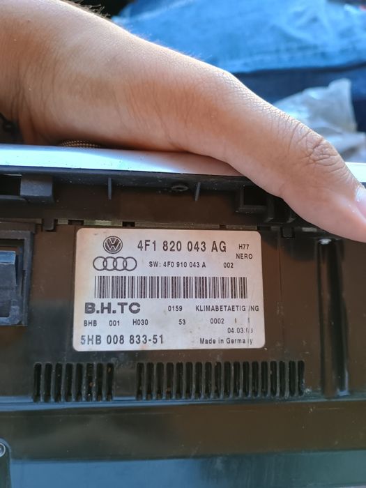 Vând panou clima Audi A6 C6