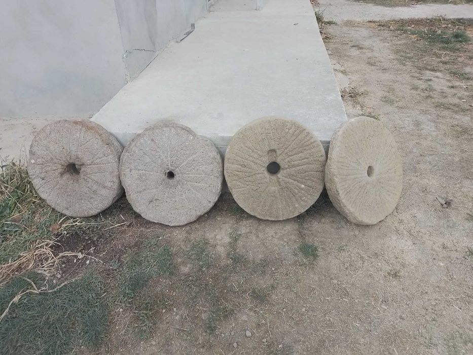 Pietre de muara vechi