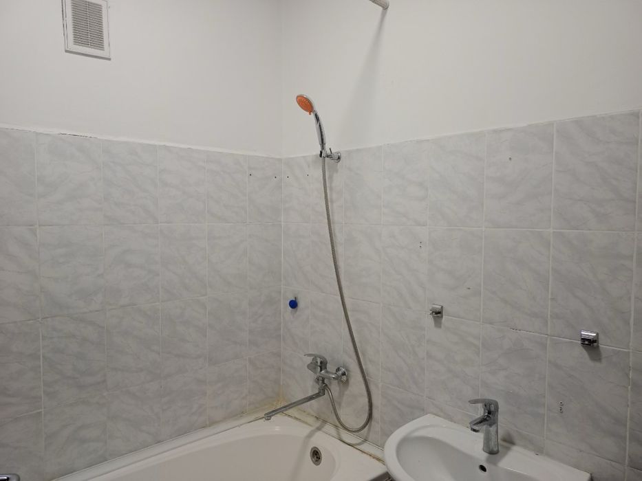 Продам квартиру Сергели 7а 3/3/7 65000&