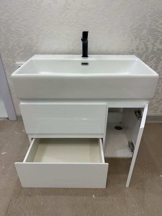 Шкаф имифка за баня