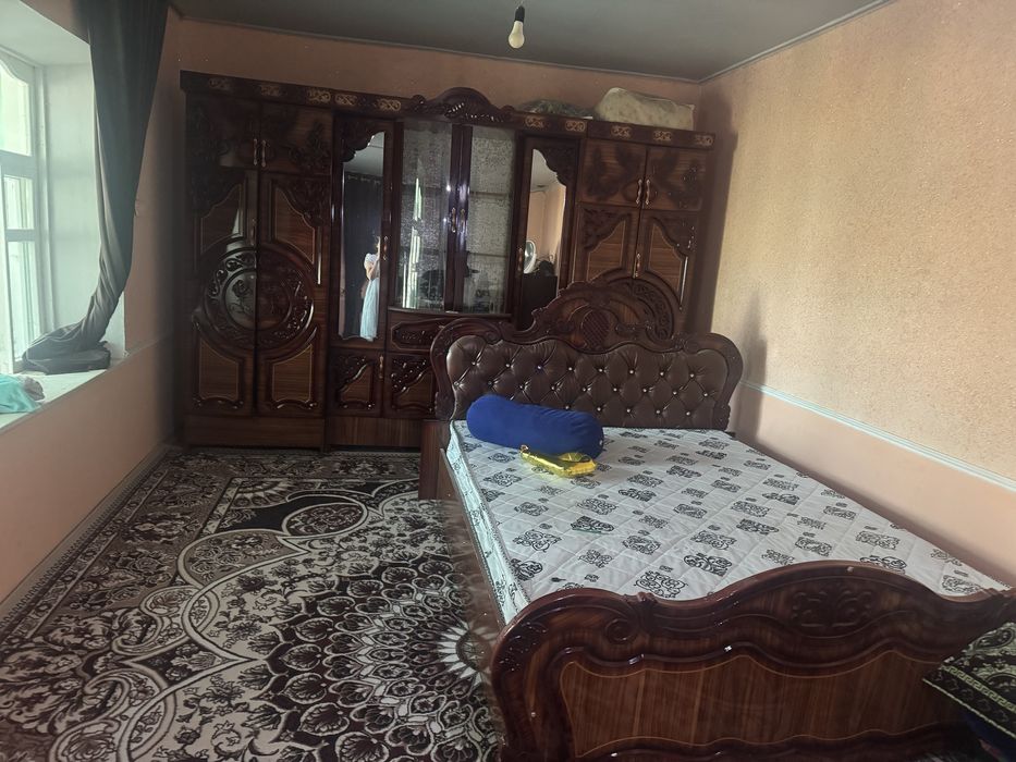 Yotoqxona mebellari, spalni matraslari juda yaxshinsifatli