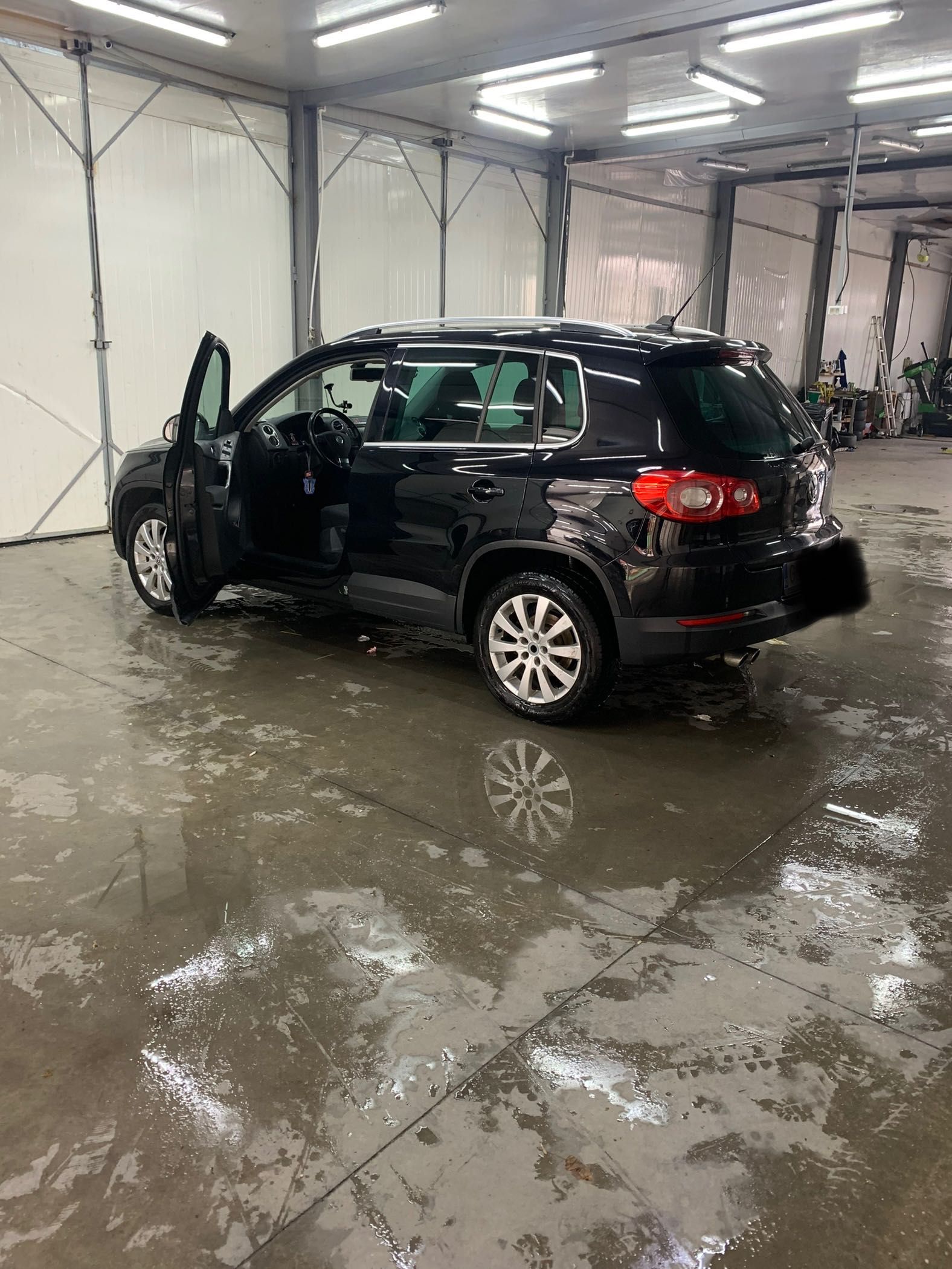 Vw Tiguan 2.0 TDI 170cai 2009 luna 10