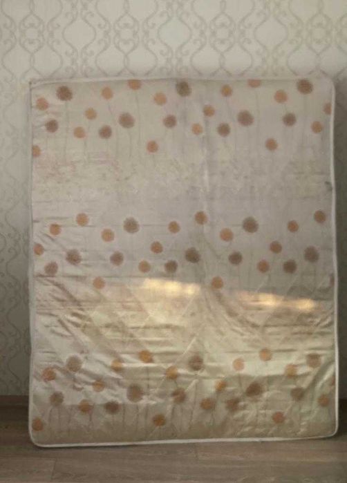 Матрас. Б/у. Состояние среднее. Размеры 2000 Х 165