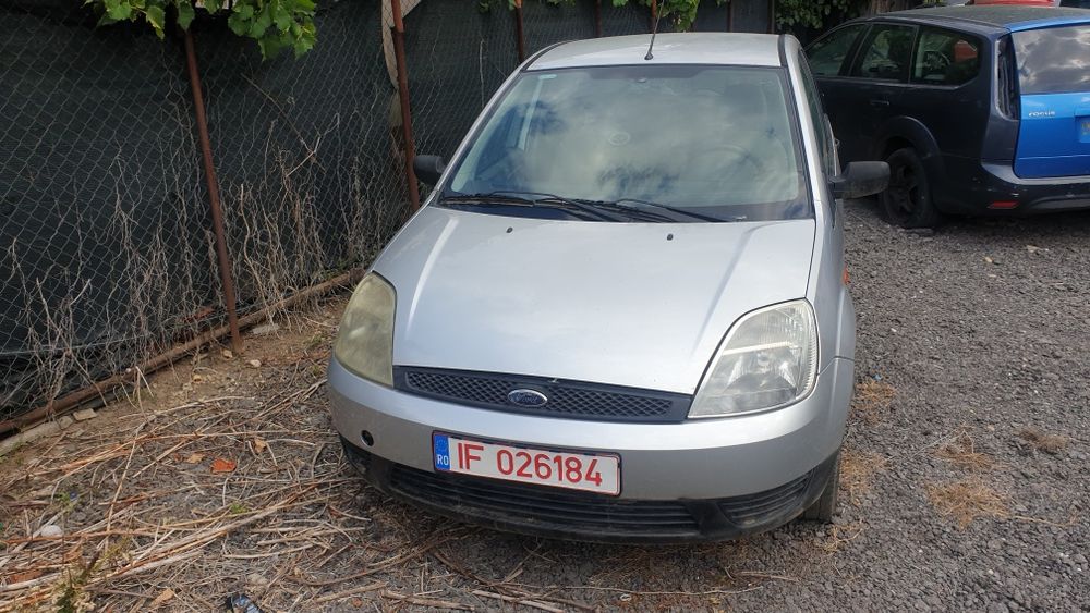 Aripa capota bara trager Ford Fiesta