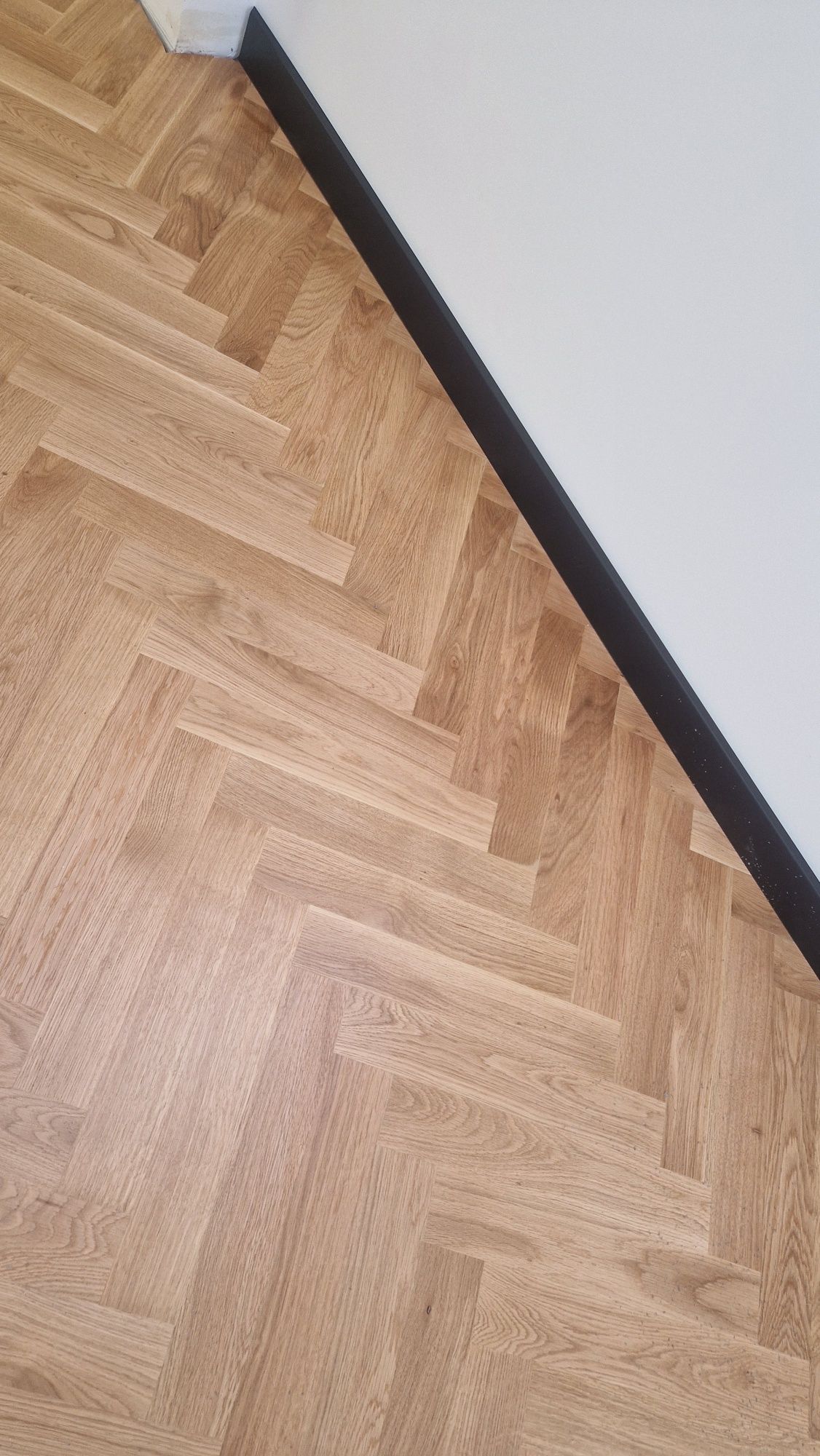 Reconditionare si montaj parchet stratificat si din lemn masiv