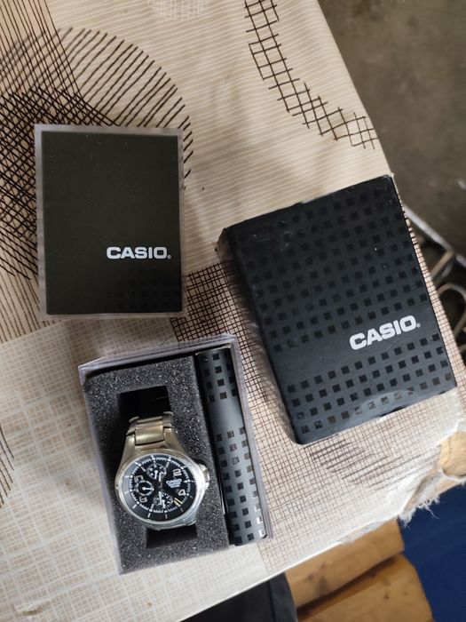 Часовник Casio edifice