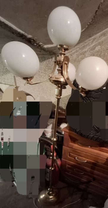 Продавам лампион