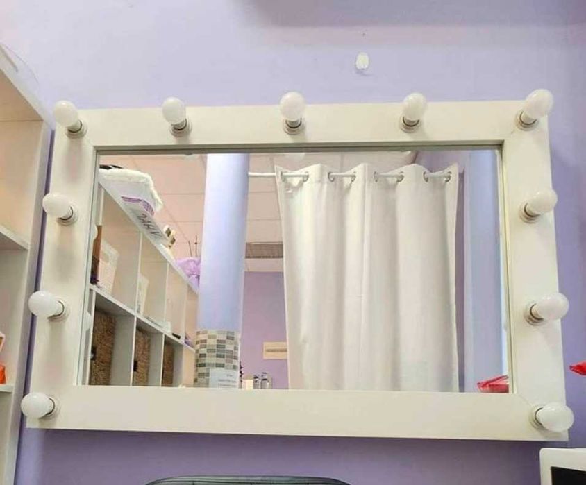 Огледало с осветление