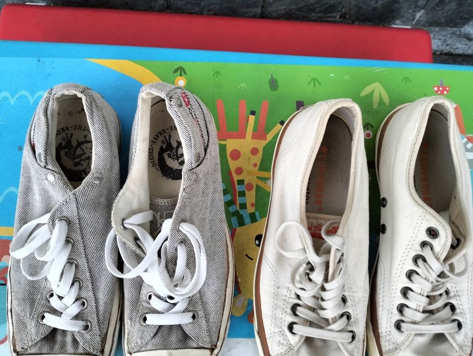 Vând teniși mărimea 40.5