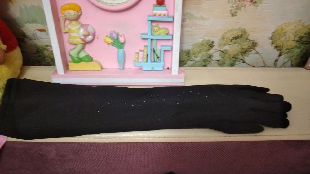Продаю женские длинные перчатки